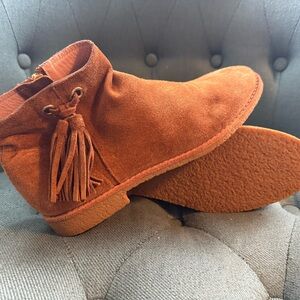 Kate Spade Suede Tassled Ankle Boots Size 9.5